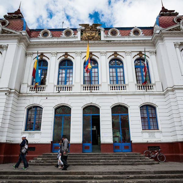 窓フィルム、遮熱フィルム、防犯フィルム、施工はお任せ下さい